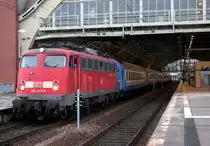 115 459-0 steht mit dem Nachtzug in Richtung Kiev am 5.12. in Berlin Ostbahnhof bereit. Gro�en Gru� an den freundlichen TF!