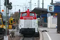 Johanna 01 in M�nchen-Pasing.
Der Bagger wird gerade repariert, da nur noch schwarze Wolken aus dem Auspuf kamen.