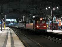 Dieses Bild soll den kr�nenden Abschulss meiner Tour mit Hannes M�ller vom 5.12. bilden. Wir sehen hier 115 154-7 mit dem EN nach Budapest abweichend an Gleis 13 wegen Bauarbeiten. Gr��e gehen an den TF sowie den getroffen Fotokollegen.