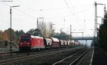 185 311-8 mit ihren Getreidewagen(?) bei der Durchfahrt Dettelbach 31.10.09