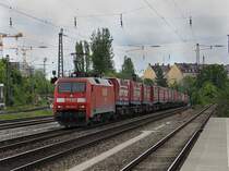 Die 152 133 am 16.05.2009 mit dem Winner KLV-Zug bei der Durchfahrt am Heimeranplatz (M�nchen).