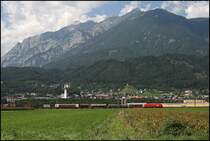 Unbekannte 1x16er bringt bei Schwaz einen G�terzug durch das Inntal in Richtung W�rgl. (07.08.2009)