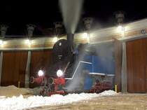 Dampflok TKt 48-87 vor dem Bw. Mariembourg - 19-12-2009