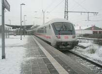 Hier ein IC nach D�sseldorf, bei der Ausfahrt am 22.12.2009 aus Angerm�nde.