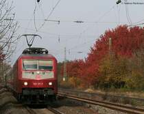 120 117-7 mit dem IC 1887 (Hamburg-Altona-Passau Hbf) in Dettelbach 31.10.09