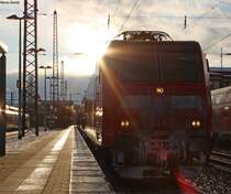 Total vereist zeigt sich 146 031 mit dem RE10127 nach Hamm schon fast beim Sonnenuntergang in D�ren Hbf 20.12.09
