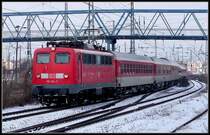 Auch schon lange Geschichte. 115 154-7 f�hrt den NZ1449 nach Binz.
Stralsund am 12.03.06 