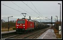 185 180 durchf�hrt am regnerischen 22.12.09 den Haltepunkt Wiesental.