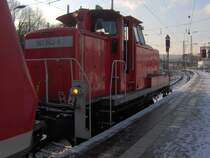 Eine BR 362 die an einem verschneitem Samstag Vormittag am ranngieren
ist im Aachener HBF.