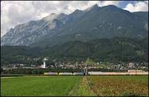 Schwerstarbeit...:P Zwei E189er und 185 663 sind mit einem leeren KLV-Zug durch das Inntal zum Brenner unterwegs. (07.08.2009)