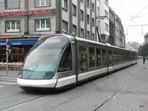 Strassburg - Strassenbahn Nr.1051 unterweg auf der Linie B in der City von Strassburg am 31.10.2009