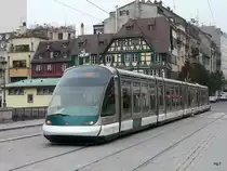 Strassburg - Strassenbahn Nr.1066 unterweg auf der Linie D in der City von Strassburg am 31.10.2009
