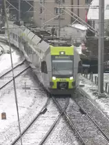 L�tschberger RABe 535 106 in Doppeltraktion mit einer NINA in Kerzers.