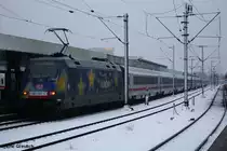 101 101 mit dem Ersatz-IC 2872 in Hannover HBF