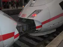 Die Kupplung zweier ICE 3 im K�lner HBF.