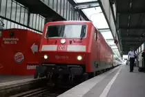 120 135-9 mit Ersatz-Intercity in Stuttgart Hbf am 06.07.09