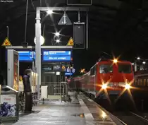 110 417 mit dem RE11594 aus D�sseldorf bei der Ankunft in Aachen Hbf 30.12.09