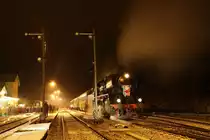 50 3616 dampft am Abend des 12.12.09 im Bahnhof Schlettau vor sich hin.