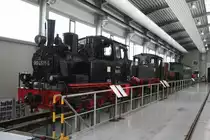 Das  Meppl  99 4511 abgestellt in der Fahrzeughalle am 03.01.10.Dahinter steht eine zerlegte IV K.