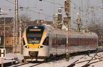 ERB 6.01 mit dem RE 13 aus Dortmund am HBF M�nchengladbach.
3.1.2010
