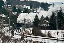 Der Sonderzug D 16070 von Bratislava Petrzalka nach Augsburg Hbf. (Hogmanay Dampfexpress) mit �GEG 01 533 konnte am 03.01.2010 zwischen Pressbaum und D�rrwien abgelichtet werden.