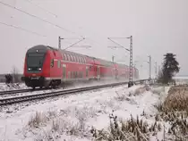 Hier ein Doppelstock Steuerwagen auf den weg nach Krefeld bei der Durchfahrt durch Neuss Allerheiligen am 03.01.10