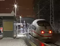 Der ICE14 nach Bruxelles-Midi endete aufgrund einer Versp�tung von �ber 120 Minuten bereits in Aachen, hier steht er nun und wartet auf die Abfahrt als ICE17 nach Frankfurt. 3.1.10