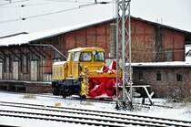 die Schneefrse abgestellt am Gterboden im Bf Stralsund, 07.01.2010
