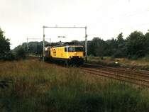 Lokzug bestehende aus 1313 und 1225 unterwegs bei Ginkel am 7-9-1997. Bild und scan: Date Jan de Vries.