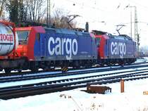 In Doppeltraktion kommen 482 023-9 und 482 031-2 von der SBB Cargo mit einem schweren Gterzug aus Richtung Kln in Aachen West an. Der Zug wird gleich abgehangen und eine Cobra ans Zugende gekoppelt. Die zieht dann den Gterzug ber die Montzenroute nach Belgien.