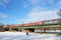 Ein unbekanntes 628-Doppel am 03.01.10 als RB nach Mhldorf auf der Braunauer Brcke in Mnchen