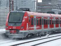 422 060 fhrt auf der S9 nach Haltern am See in Essen Hbf ein. (03.01.2010)