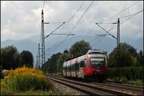 4024 074 ist bei Rosenheim als Regionalbahn nach Innsbruck unterwegs. (09.08.2009)

