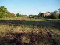 ex KBS 296 Angermnde-Bad Freienwalde, stillgelegt seit 1997, am 02.05.2009, Bahnhof Ldersdorf, Blickrichtugn Bad Freienwalde, bereits ohne Gleise