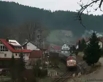My 1142 und 1138 der Strabag mit dem DLr 91821 (Alpirsbach-Hausach) in Halbmeil 27.12.09