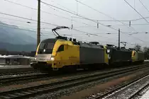 Leider war es schon ziemlich dunkel, als am 19.12.2009 dieser schne TXL Lokzug durch Brixlegg fuhr. Die Loks waren ES 64 U2 010, 005 und 013.