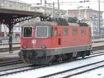 SBB - Re 4/4  11277 abgestellt im Bahnhof von Renens am 19.12.2009