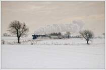 52.7612 mit ihrem SR 16102 am 23.1.2010 von Wien Heiligenstadt nach Ernstbrunn. Hier nimmt sie gerade den bis zu 27 %o Steigung aufweisenden Mollmansdorfer Berg in Angriff. (Oder nennt der sich wirklich Scharreiterberg? )