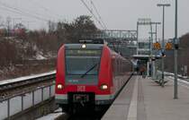 423 811-9 + 423 367-2 als S1 nach Herrenberg am 23. Januar 2010 in Stuttgart-�sterfeld.