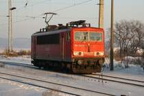155 252-0 kommt allein von Stendell durch Passow gerollt und f�hrt auf dem Gegengleis nach Angerm�nde. 26.01.2010