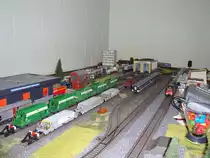 Eine �bersicht des gr�ssten teil meiner H0 Anlage. Noch fehlen Fahrleitung und Signale. Aufgenommen am 27.06.2009 um 21:20