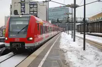 Die 423 946-3 und eine weitere 423  S-Bahn Ersatzverkehr  bei der Einfahrt in den Bahnhof Berlin Zoologischen Garten am 04.02.2010. Unterwegs vom Potsdam nach Berlin Ostbahnhof.