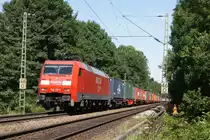 152 110-3 mit Containerzug in A�ling am 29.07.2009