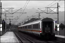 Der EC 82 „Val Gardena/Gr�dnertal“ Bozen - M�nchen Hbf wurde im Fahrplanjahr 2009 von einer DB-Garnitur gefahren. Hier im Unnterinntal. (10.08.2009)