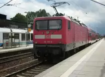 Auch wenn die Flirt`s die Nachfolge von den Dostos angetreten haben,so kann man bei einem Ausfall von einem Flirtzug wieder Dostos auf R�gen erleben.So fiel am 20.Juli 2009 ein Flirtzug aus,so das 112 107 mit Dostos den Bahnhof Bergen/R�gen verlie�.