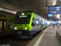 RABe 525 027-9 ''Gl�tschbach'' im dunklen Bahnhof Bern am 9.2.2010 als S1 via Aaretal nach Thun.