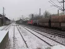 Eine BR 151 durchf�hrt den Beueler Bahnhof am 11.2.10.