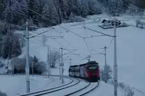 4024 093-9 bremst sich am 27.12.2009 in der Gleichnamigen Kurve als S-Bahn zum n�chsten Haltepunkt St.Jodok die Brennerrampe herunter.