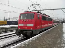 111 128 steht mit dem Kiffer-Express RE 13 im Bahnhof Venlo und wartet auf die R�ckfahrt Richtung M�nchengladbach Hbf.(13.02.10)