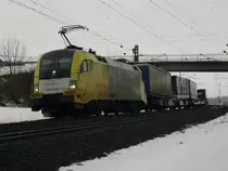 ES 64 U2 011 mit Gz, zwischen Gem�nden (Main) und Karlstadt (Main), am 03.02.2010